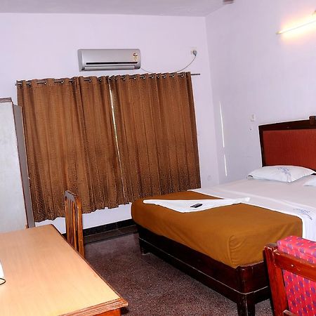 Srs Regency Hotel アナンタプル エクステリア 写真