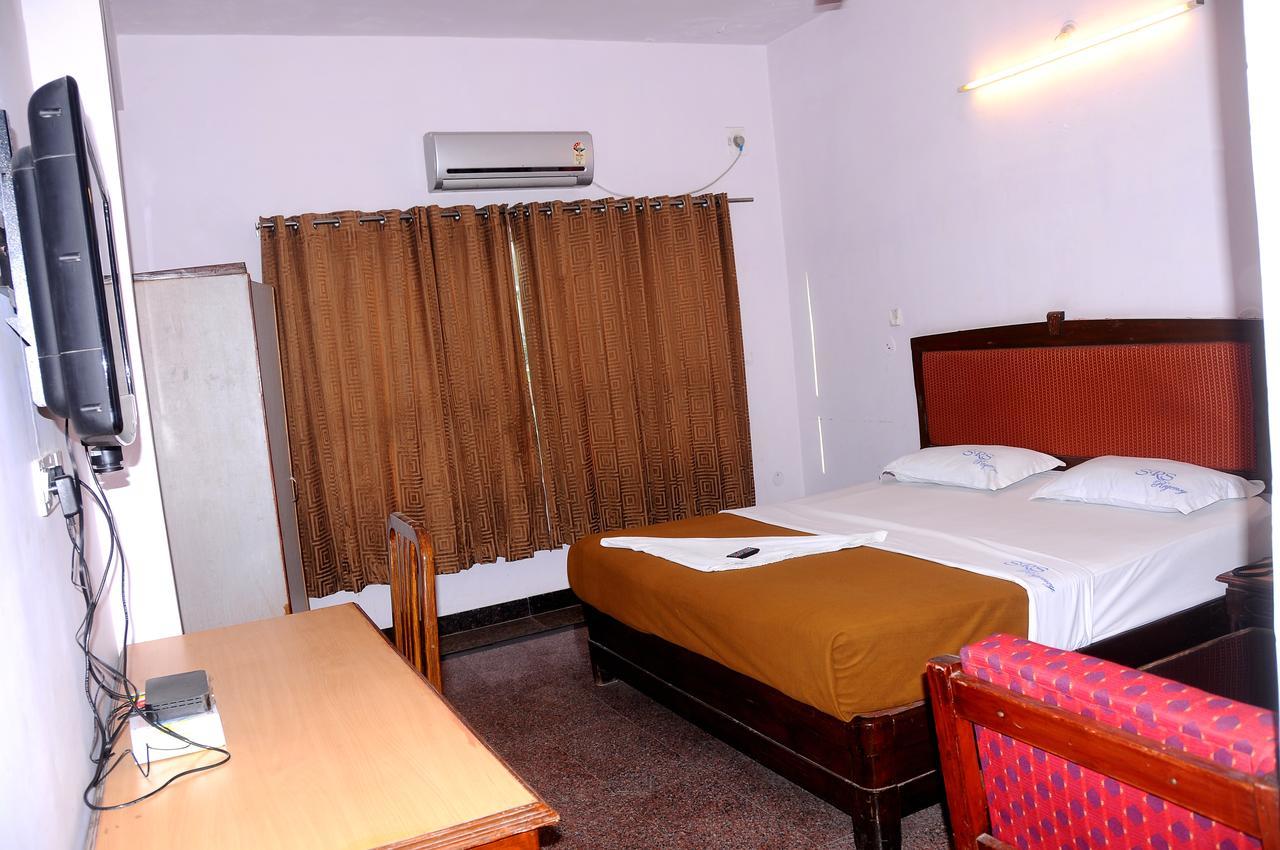 Srs Regency Hotel アナンタプル エクステリア 写真